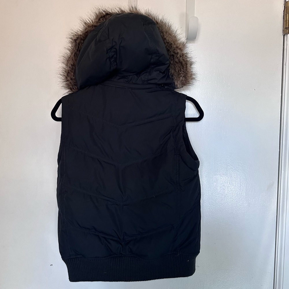 GAP Black Hooded Vest with Faux Fur Trim